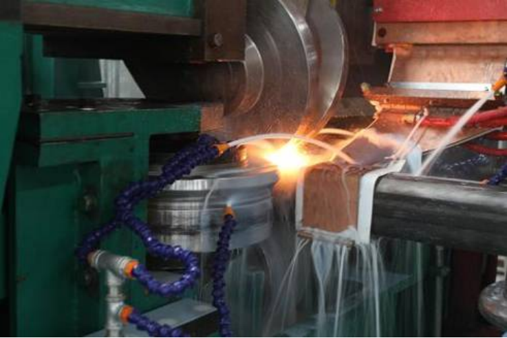 Directly forming to square pipe mill