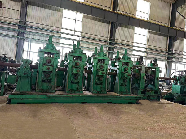 High frequency welded pipe machine