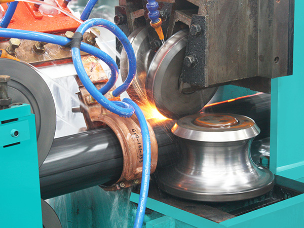 Overview of forming technology and development history of pipe welding machine equipment